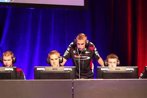 Why Esports Teams Need Coaches