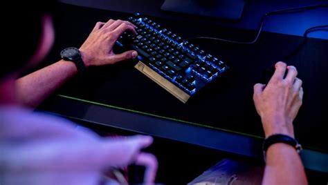 What mental skills do pro esports players master to win consistently?