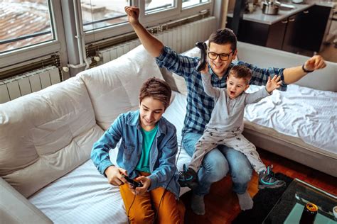 The Upsides of Gaming: 4 Benefits and Ways Gaming Promotes Community