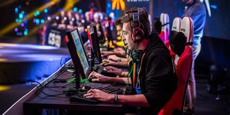How Do Professional Gamers Make Money? | Teknos