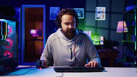 Gamer unhappy with teammates performance while playing esports ...