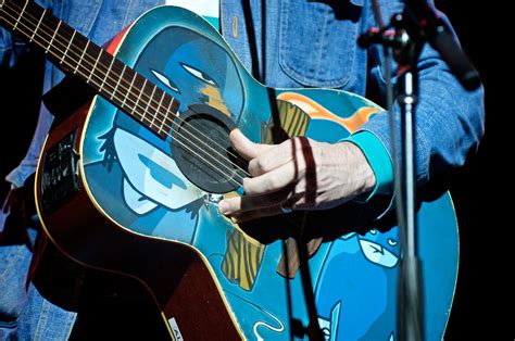 File:Super Furry Animals @ Indie Rock Festival 02.jpg - Wikimedia Commons