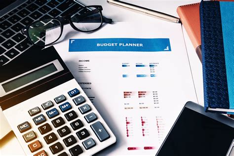 Traveling with Large Groups on a Budget - Metropolitan Shuttle