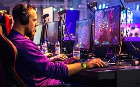 Esports Players Training Like Traditional Professional Athletes To ...