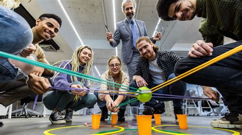 Top 35 Indoor Team Building Activities for Effective Team Building in 2024
