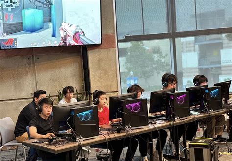 The final push for our esports team – The Bull's Eye