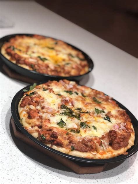 Butter Chicken Pizza - Fusion Recipe