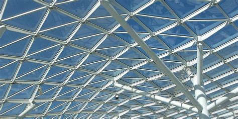 How to structure game guides for quick, spoiler-free info?