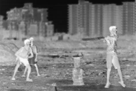 How to effectively detail game performance issues in reviews?