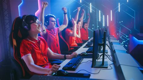 25 Great Scholarships for Gamers - Top Ten Online Colleges