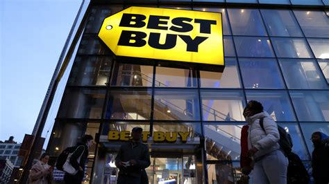 What are the best solo queue strategies to climb ranks in MOBA esports titles?