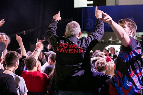 What does 'scrim' mean in gaming? - Dot Esports