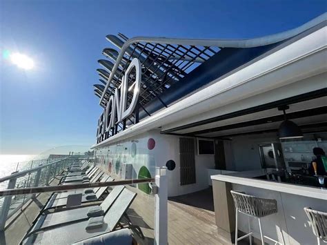 Beyond a score, what truly makes a gaming review trustworthy and engaging?