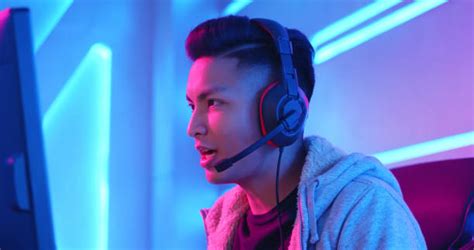 Watching Esports Stock Photos, Pictures & Royalty-Free Images - iStock