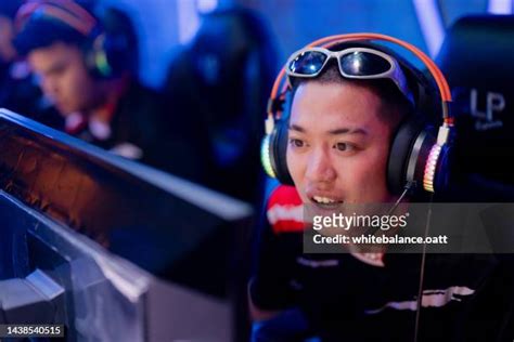 Gameplay Screen Photos and Premium High Res Pictures - Getty Images