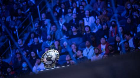 How do pro esports players avoid burnout during intense competitive seasons?