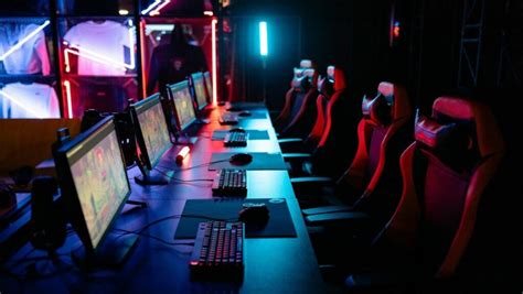 4 Popular Strategy Games in Professional Esports - ck2generator .com