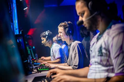 Esports Coaching: Elevating Coaching Standards in Esports