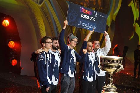 Top 11 highest earning eSports players in the world