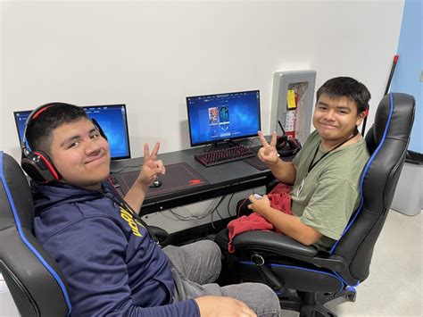 eSports: How Competitive Gaming Cultivates Interpersonal Communication ...