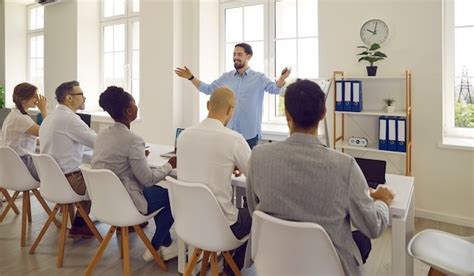 11 best practices for online community moderation | Khoros