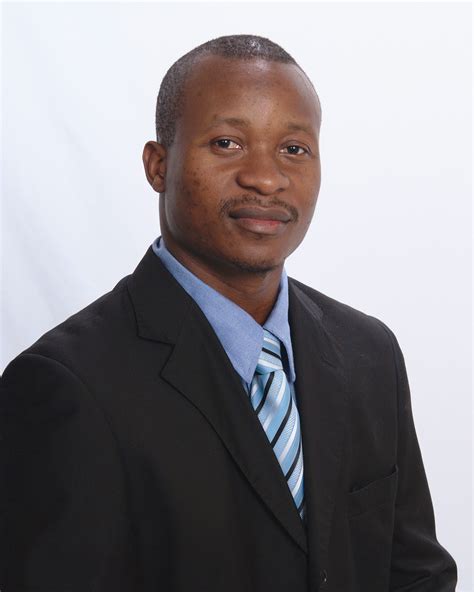 Top 105+ Pictures Images Of People Working Superb