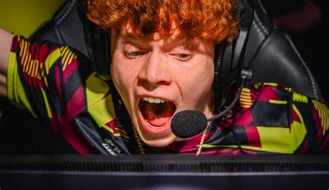 Esports Coaching: Elevating Coaching Standards in Esports