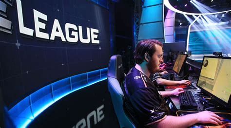 Twitter adds eSports to live-streaming portfolio - Sports Illustrated