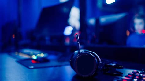 Esports Marketing: 9 Strategies to Grow Your B2C Reach