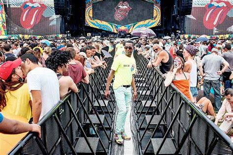 Crowd Control | Secure event areas and construction sites | eps.net