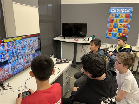 New esports team at Seattle-area middle school teaches teamwork ...