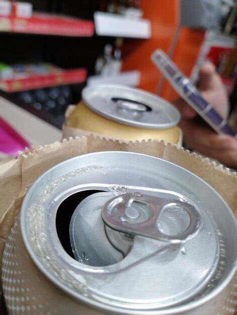 How can gaming reviews maintain relevance long-term for games with constant updates?