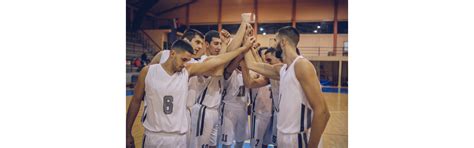 Maintain team chemistry during competitive Esports losing streaks?