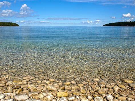 Clear water in Lake Michigan scene free image download